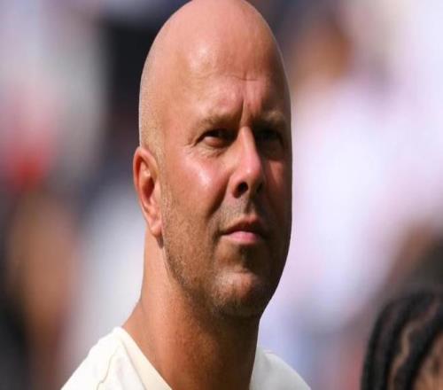 上海街头直,网红身着国,足球衣助阵,国民彩票,彩票平台,实时开奖,在线投注,彩票服务